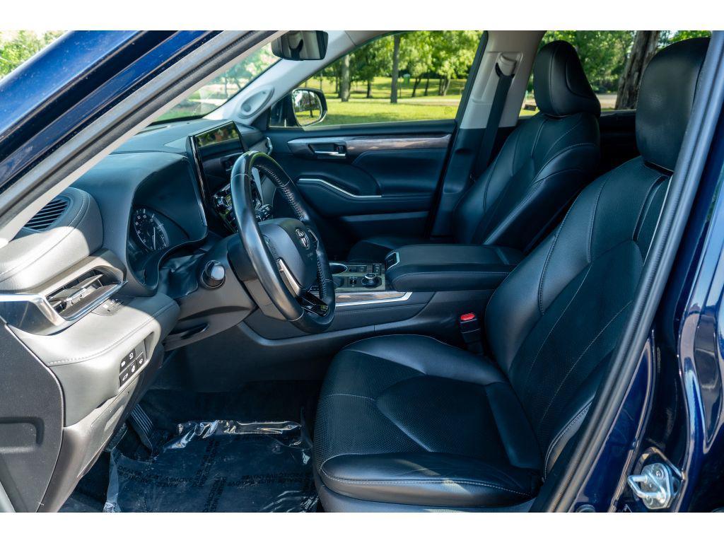 used 2021 Toyota Highlander car, priced at $29,320