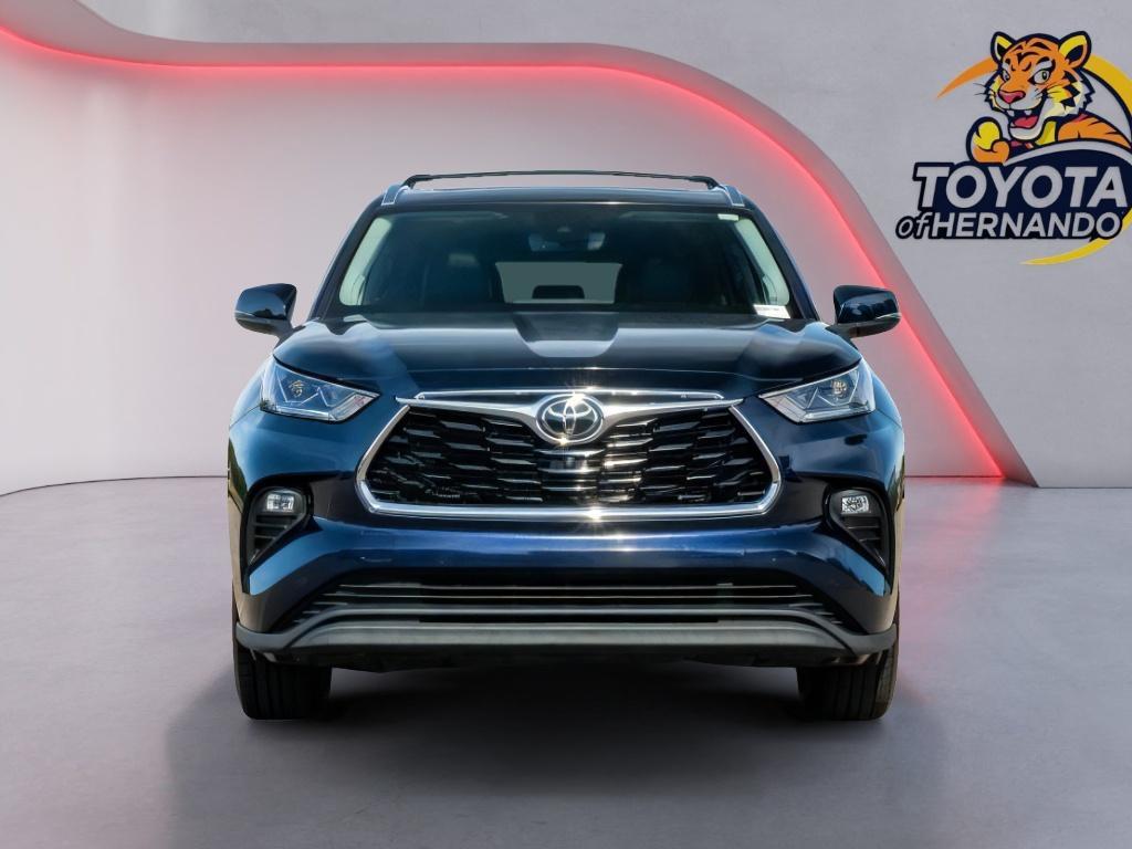 used 2021 Toyota Highlander car, priced at $29,320