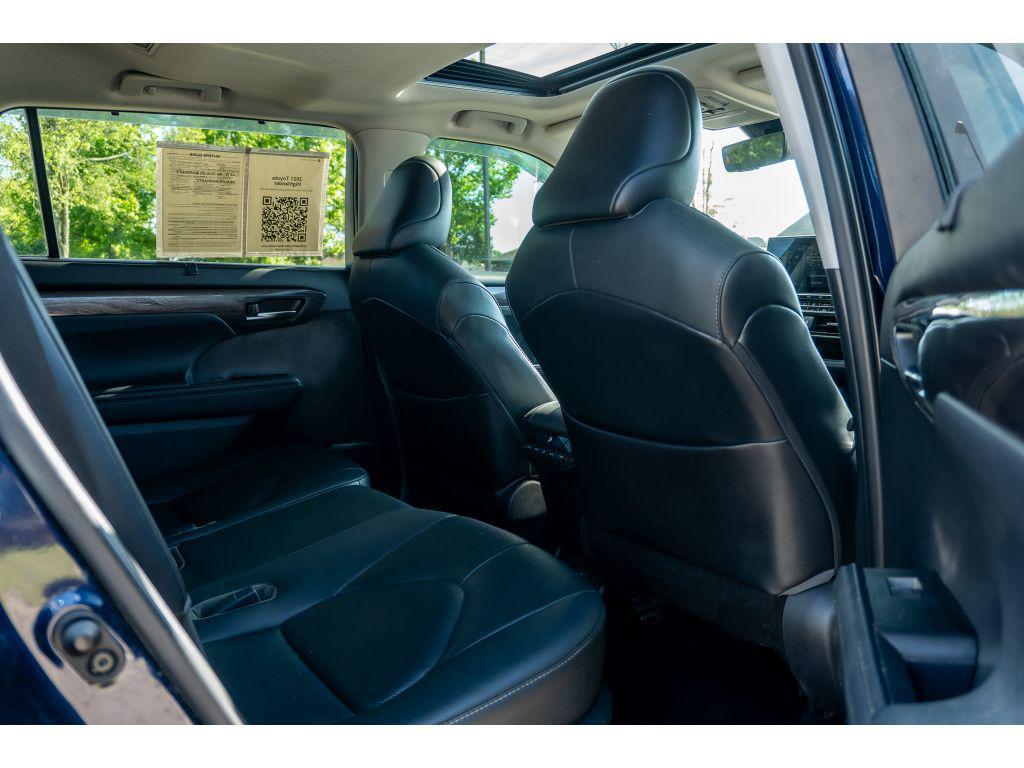 used 2021 Toyota Highlander car, priced at $29,320