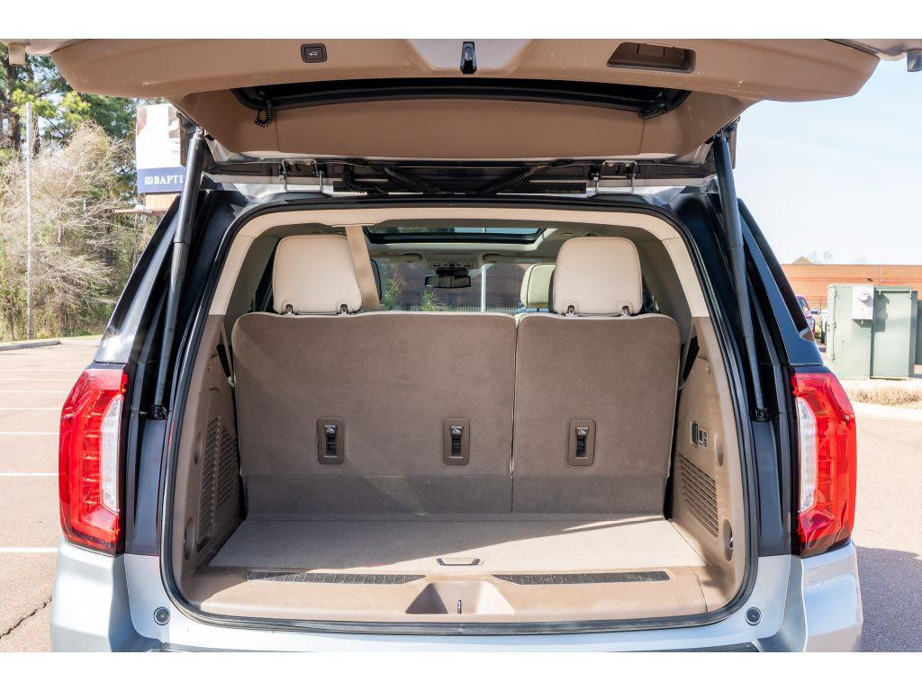 used 2024 GMC Yukon car, priced at $61,106