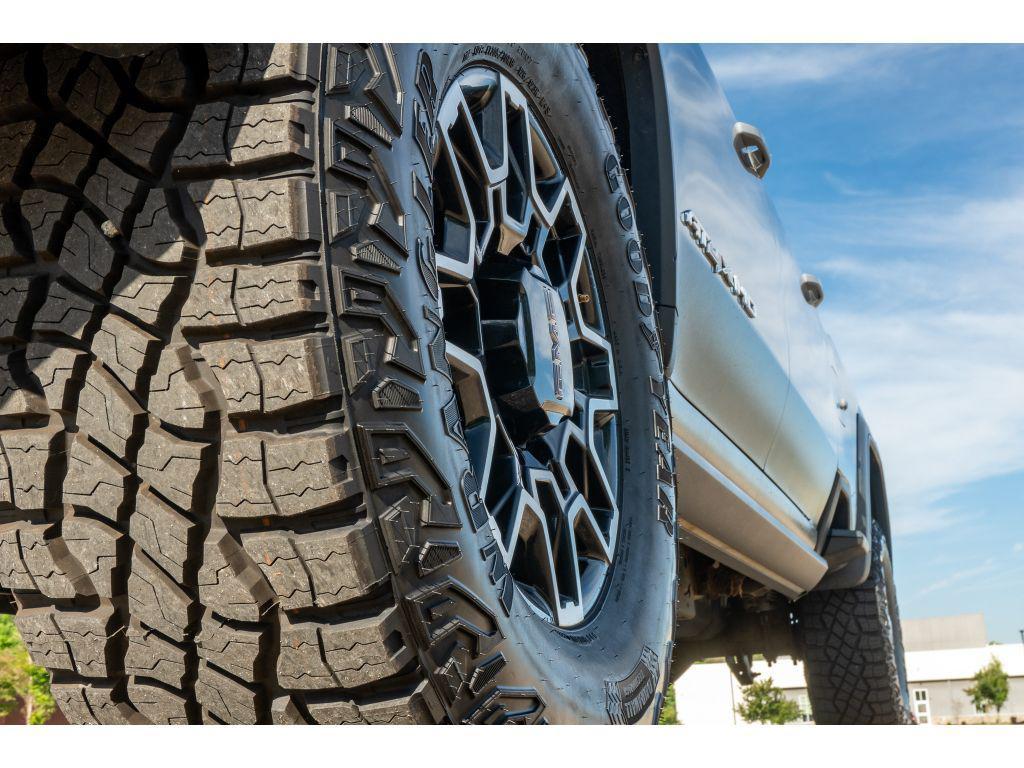 used 2025 GMC Sierra 2500 car, priced at $88,426
