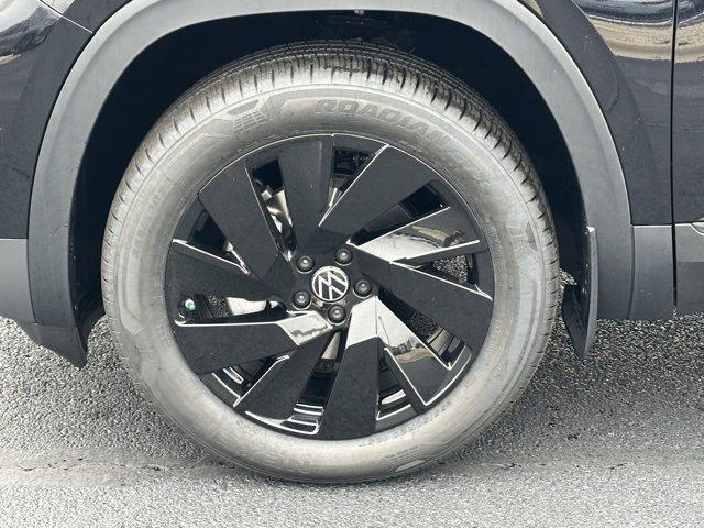 new 2026 Volkswagen Atlas Cross Sport car, priced at $44,215