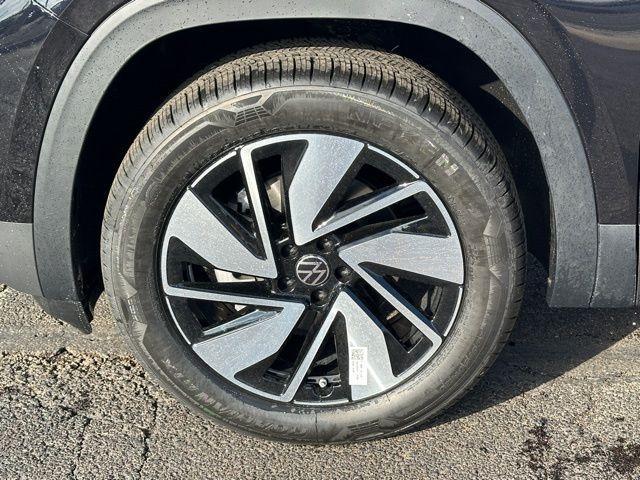 new 2026 Volkswagen Atlas car, priced at $47,013