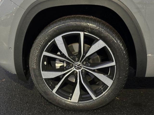 new 2026 Volkswagen Atlas car, priced at $52,288