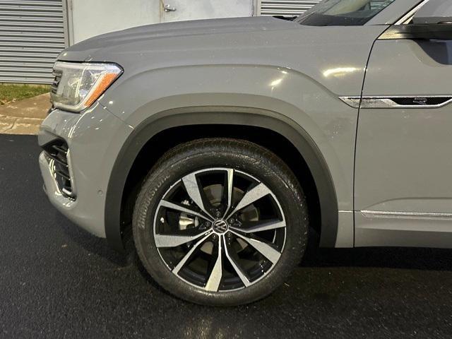 new 2026 Volkswagen Atlas car, priced at $52,288
