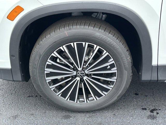 new 2026 Volkswagen Tiguan car, priced at $32,553