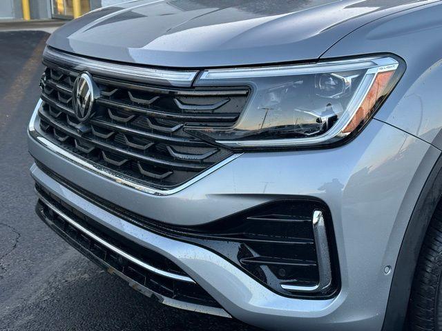 new 2026 Volkswagen Atlas Cross Sport car, priced at $48,680