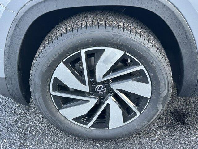 new 2026 Volkswagen Atlas car, priced at $48,041