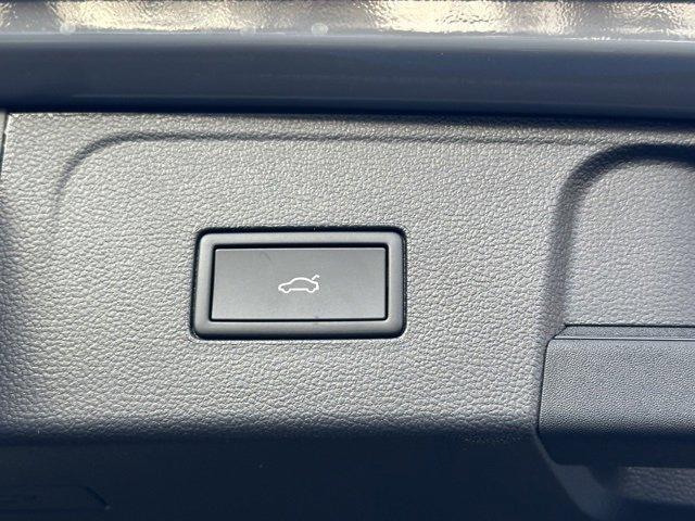 new 2026 Volkswagen Atlas car, priced at $48,041