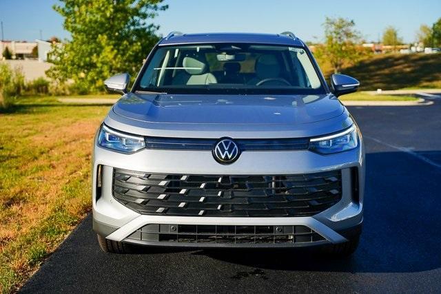 new 2025 Volkswagen Tiguan car, priced at $32,741