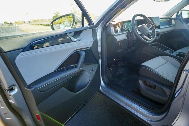 new 2025 Volkswagen Tiguan car, priced at $32,741