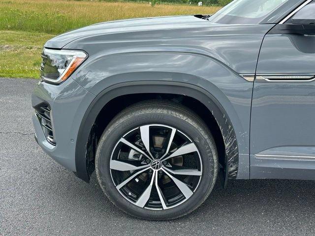 new 2026 Volkswagen Atlas Cross Sport car, priced at $49,824