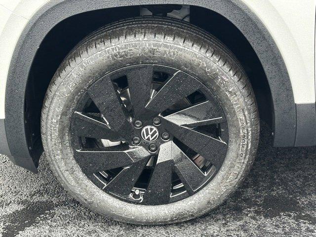 new 2026 Volkswagen Atlas car, priced at $45,459