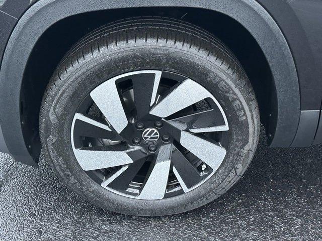 new 2026 Volkswagen Atlas Cross Sport car, priced at $43,703