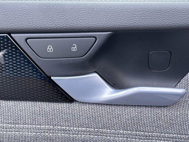 new 2026 Volkswagen Tiguan car, priced at $32,553