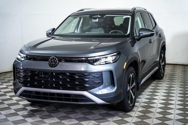 new 2025 Volkswagen Tiguan car, priced at $31,998
