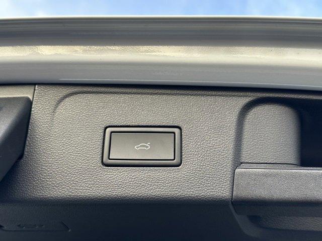 new 2026 Volkswagen Atlas car, priced at $48,041