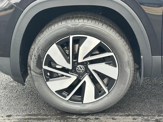 new 2026 Volkswagen Atlas car, priced at $44,076