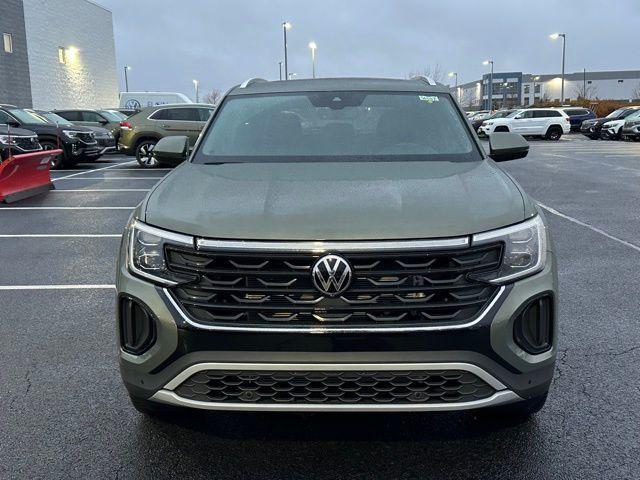 new 2026 Volkswagen Atlas Cross Sport car, priced at $43,215