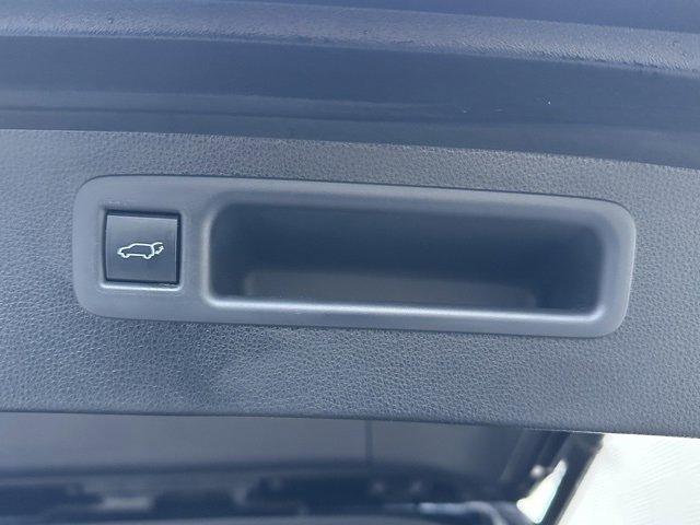 used 2021 Toyota Highlander car, priced at $31,422