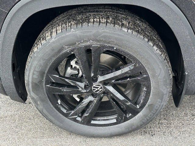 new 2026 Volkswagen Atlas Cross Sport car, priced at $47,840