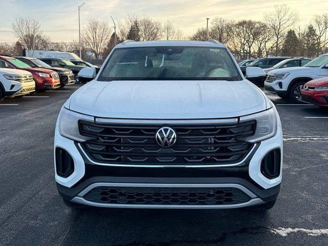 new 2026 Volkswagen Atlas Cross Sport car, priced at $43,652