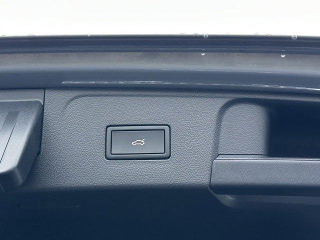 new 2026 Volkswagen Atlas car, priced at $52,618