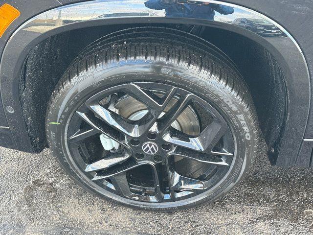 new 2026 Volkswagen Tiguan car, priced at $38,854