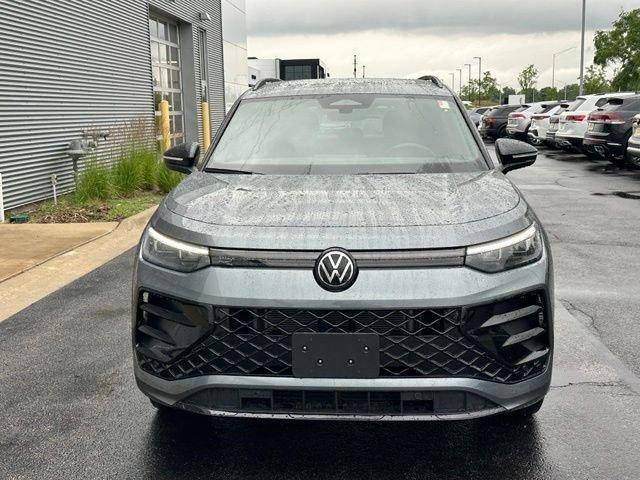 used 2025 Volkswagen Tiguan car, priced at $33,417