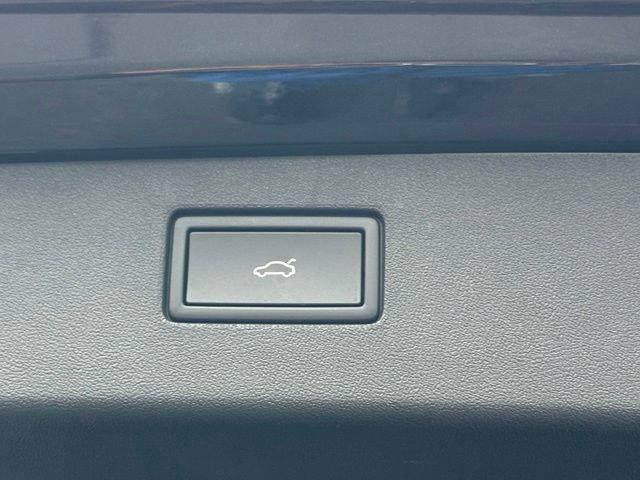 used 2025 Volkswagen Tiguan car, priced at $34,917