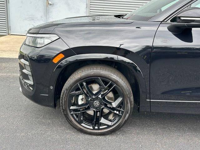 used 2025 Volkswagen Tiguan car, priced at $34,917