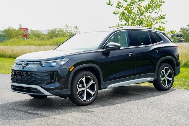new 2025 Volkswagen Tiguan car, priced at $32,291