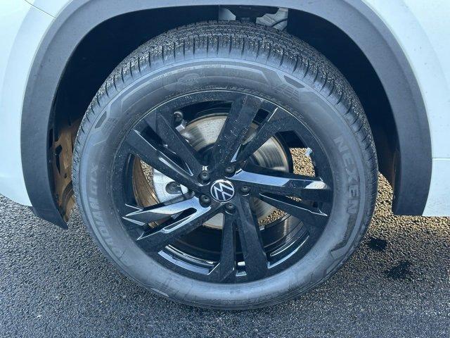 new 2026 Volkswagen Atlas Cross Sport car, priced at $48,851