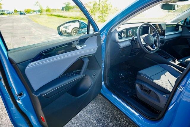 new 2025 Volkswagen Tiguan car, priced at $33,042