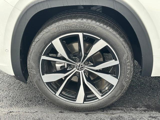 new 2026 Volkswagen Atlas car, priced at $52,618