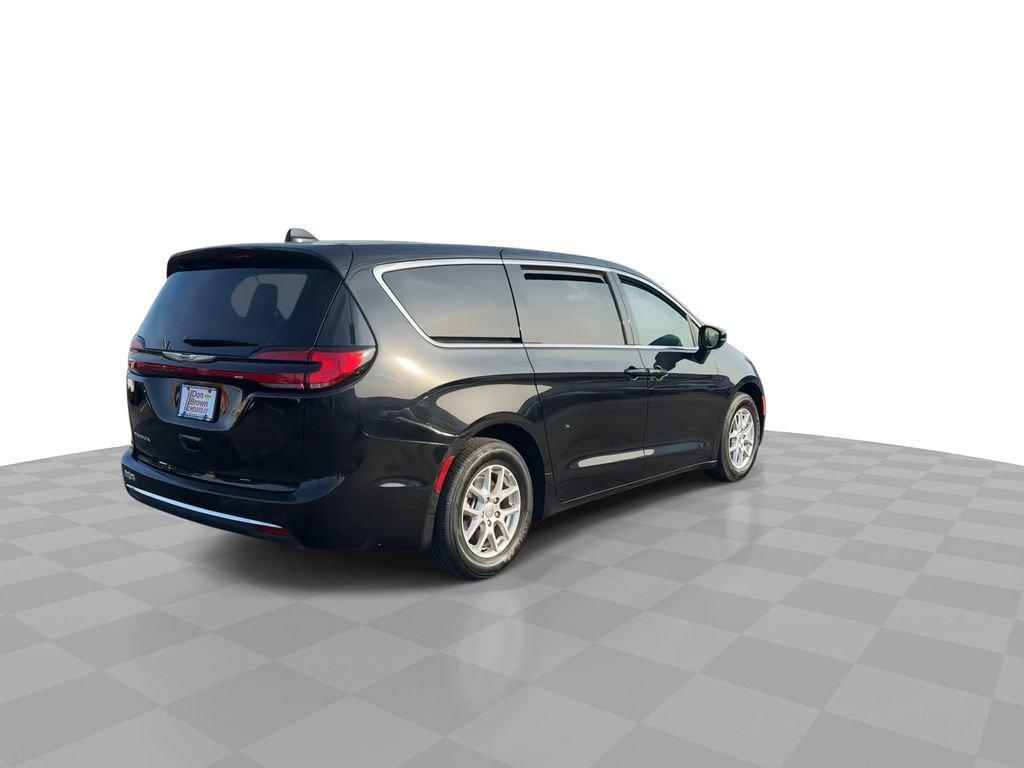 used 2025 Chrysler Pacifica car, priced at $31,165