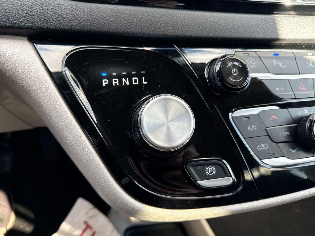 used 2024 Chrysler Pacifica car, priced at $26,065