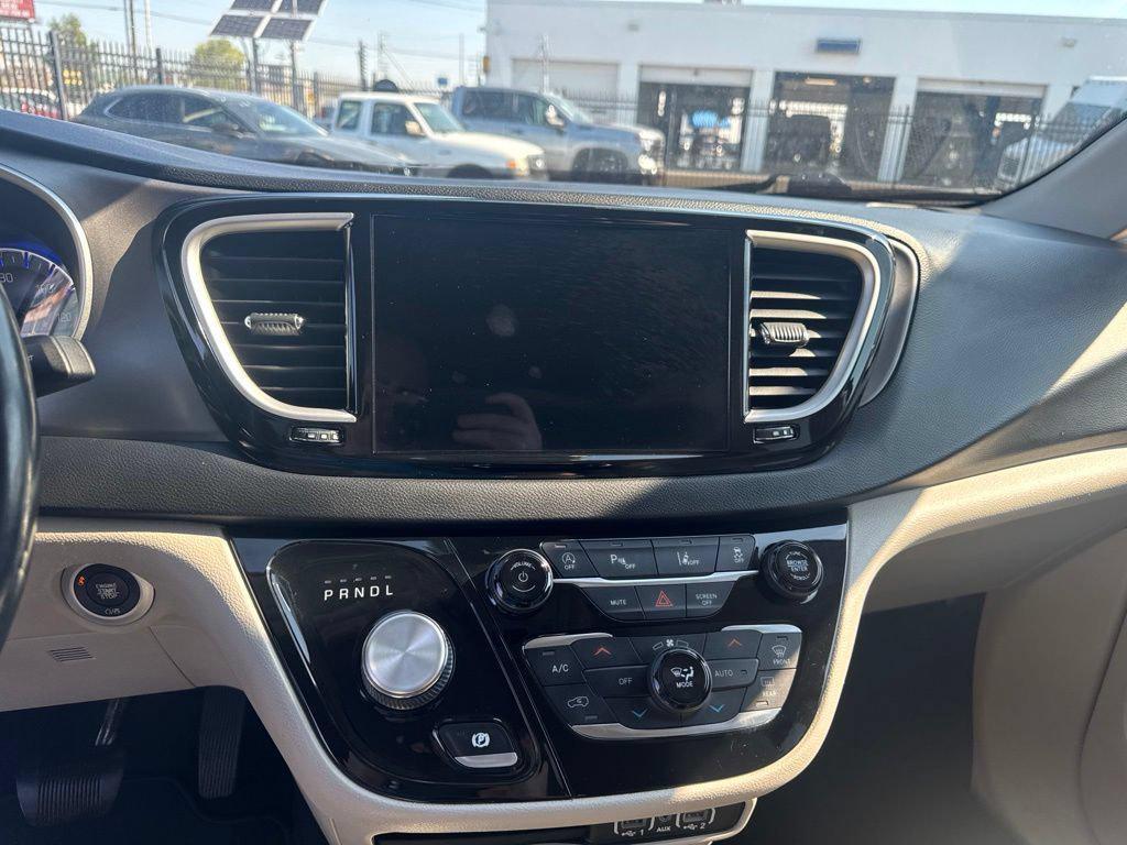 used 2021 Chrysler Pacifica car, priced at $22,457