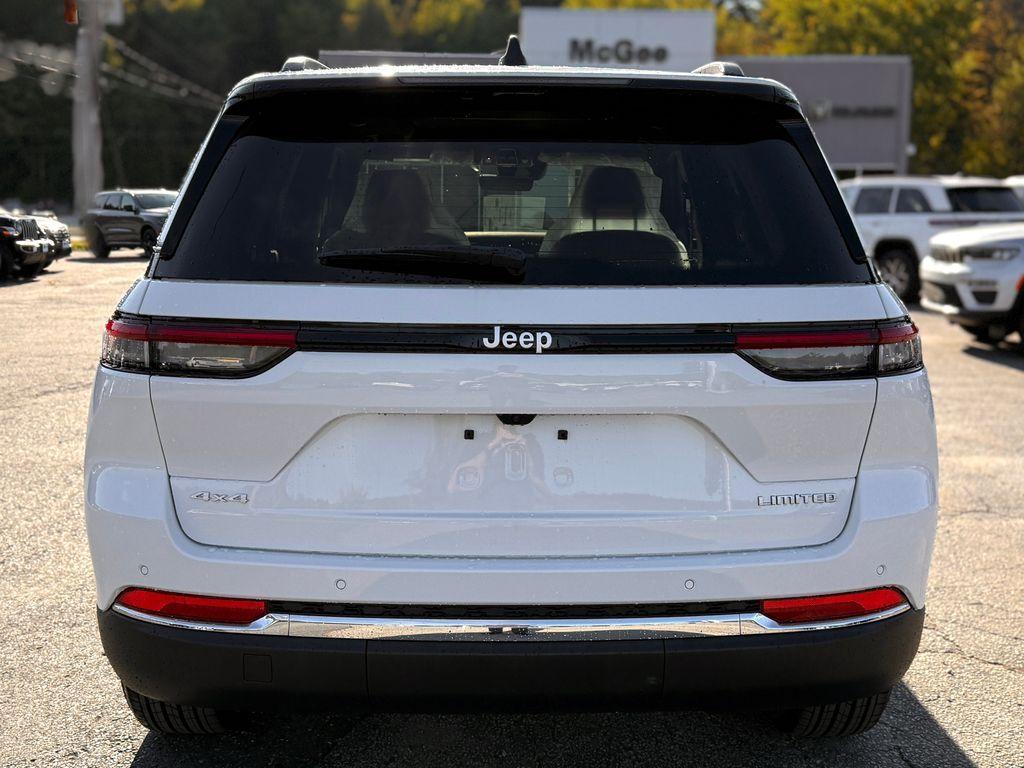 new 2025 Jeep Grand Cherokee car, priced at $43,607