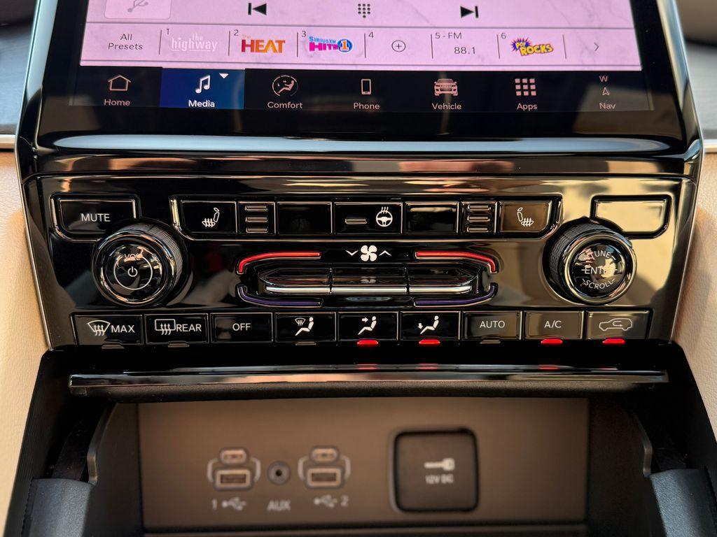 new 2025 Jeep Grand Cherokee car, priced at $43,607