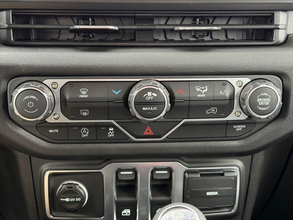 new 2026 Jeep Wrangler car, priced at $40,344