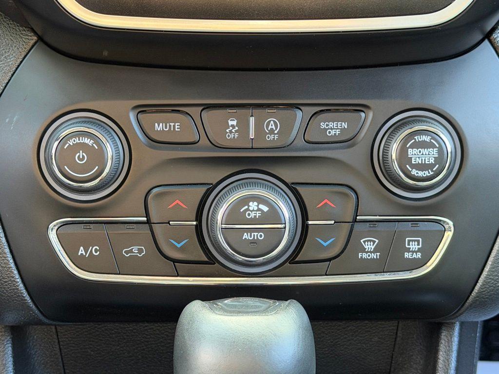 used 2019 Jeep Cherokee car, priced at $13,956