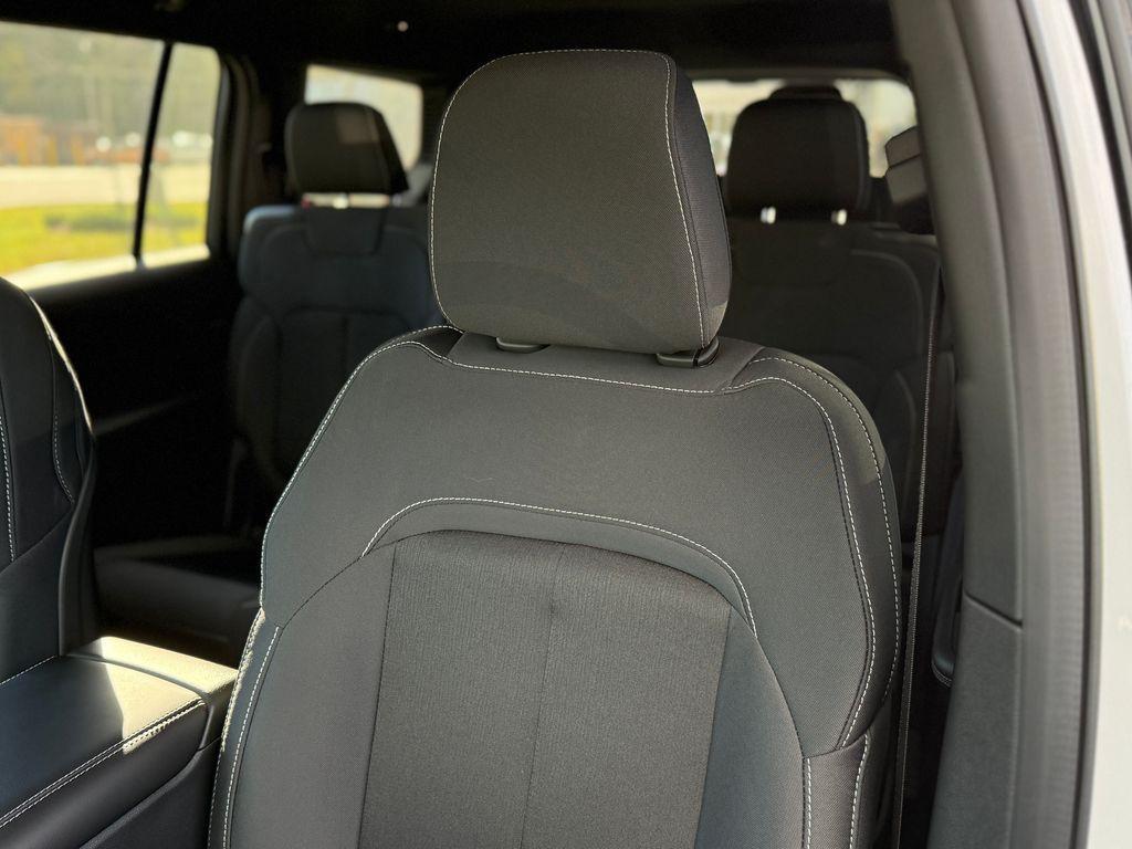 new 2025 Jeep Grand Cherokee L car, priced at $42,213