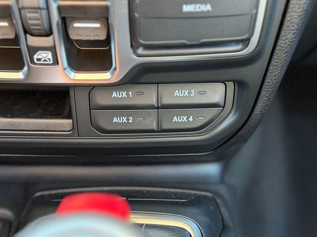 new 2026 Jeep Gladiator car, priced at $44,080