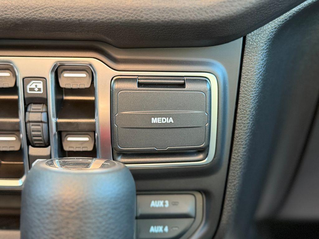 new 2026 Jeep Gladiator car, priced at $44,080