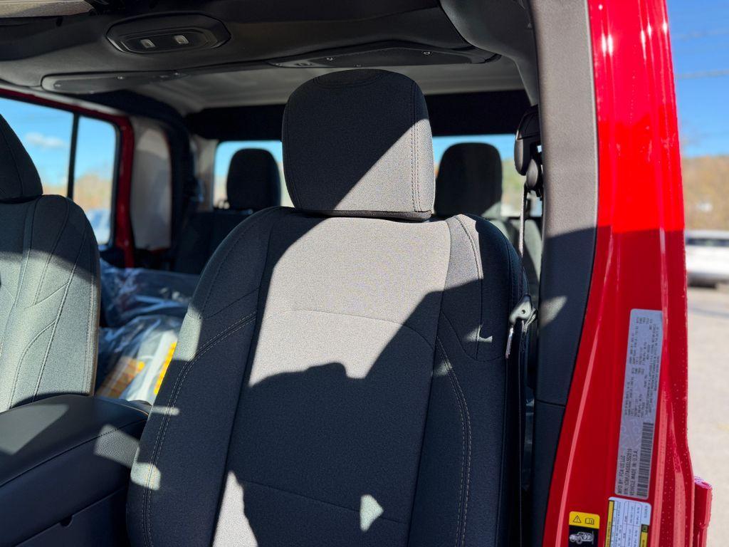 new 2026 Jeep Gladiator car, priced at $44,080