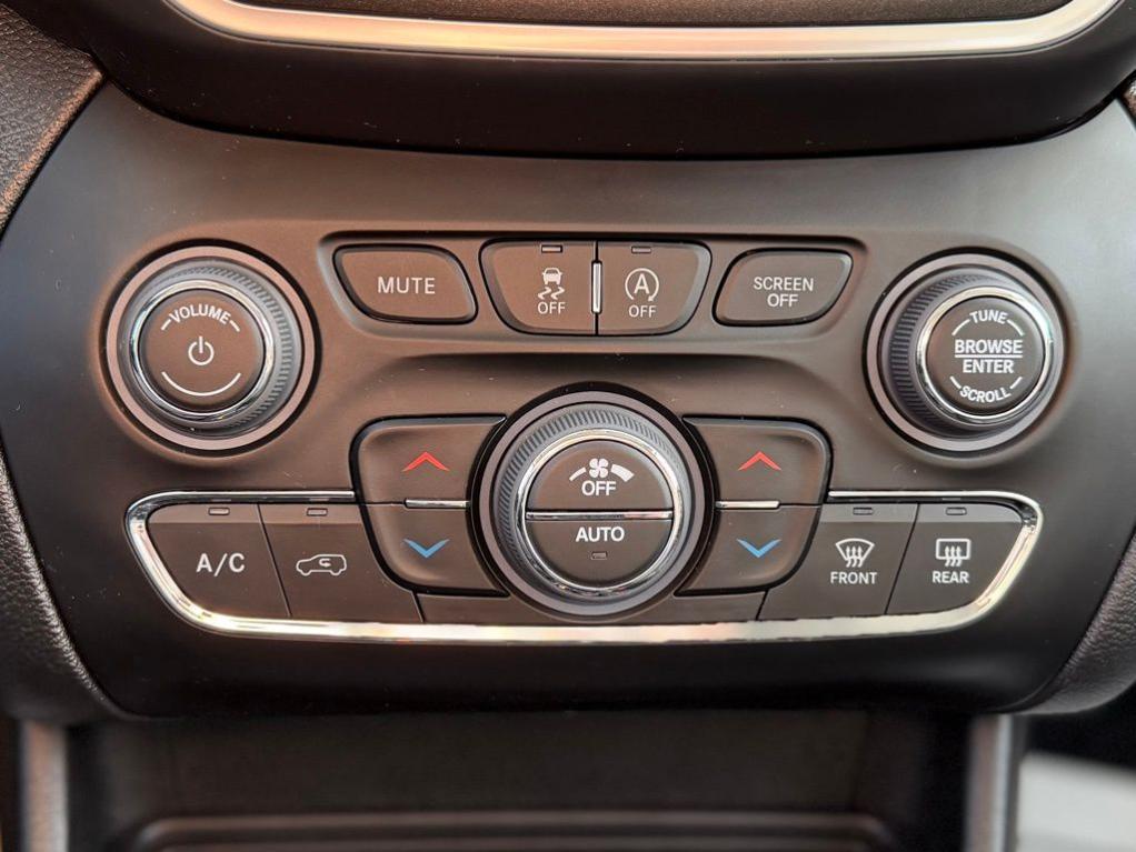 used 2022 Jeep Cherokee car, priced at $28,991