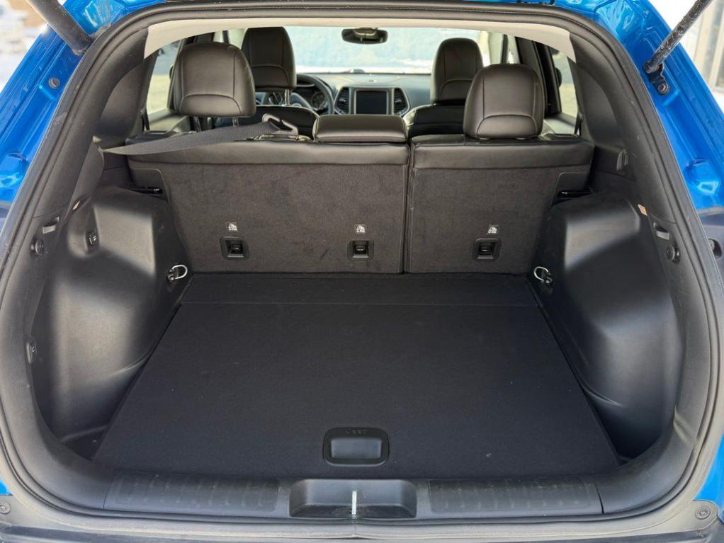 used 2022 Jeep Cherokee car, priced at $28,991