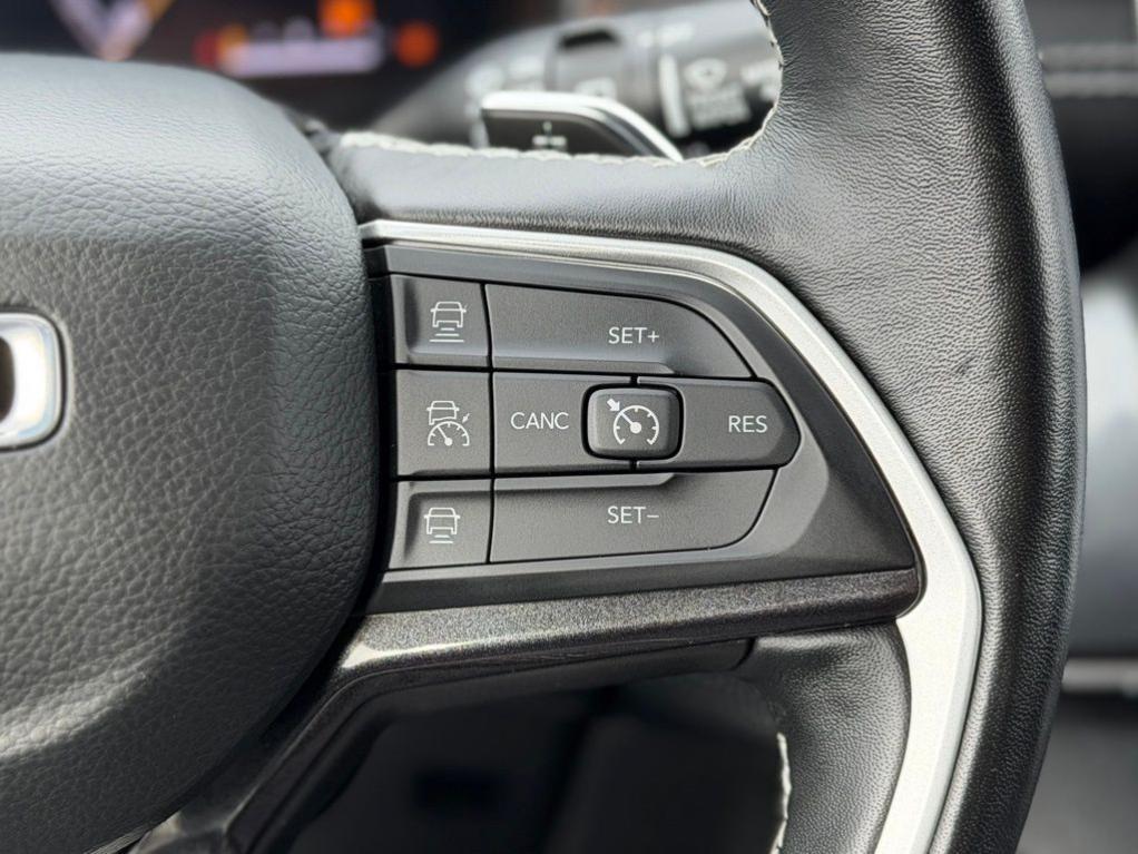used 2022 Jeep Grand Cherokee car, priced at $22,991