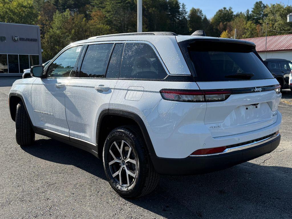 new 2025 Jeep Grand Cherokee car, priced at $45,770
